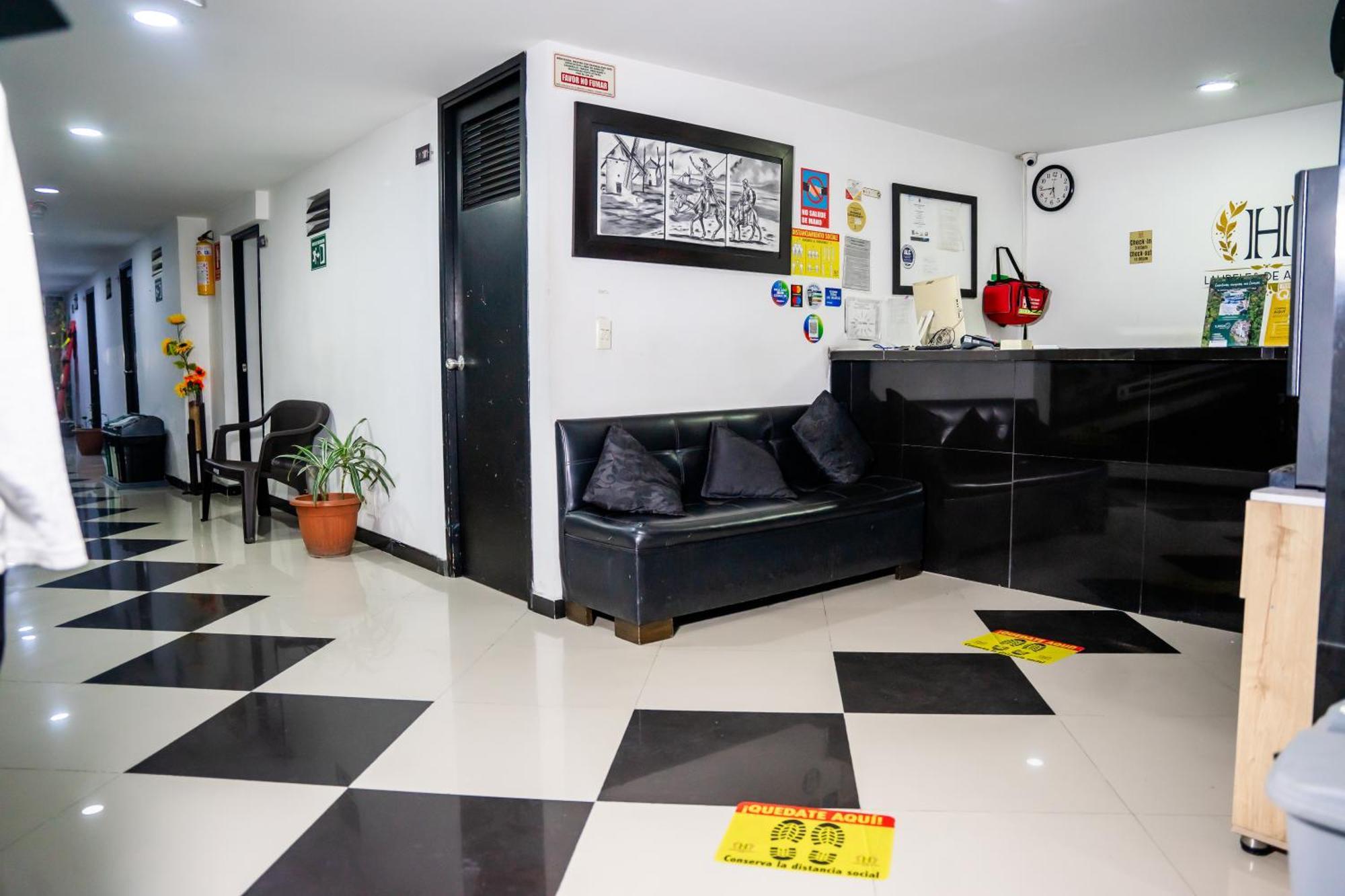 Hotel Laureles De Aburra Medellín Kültér fotó