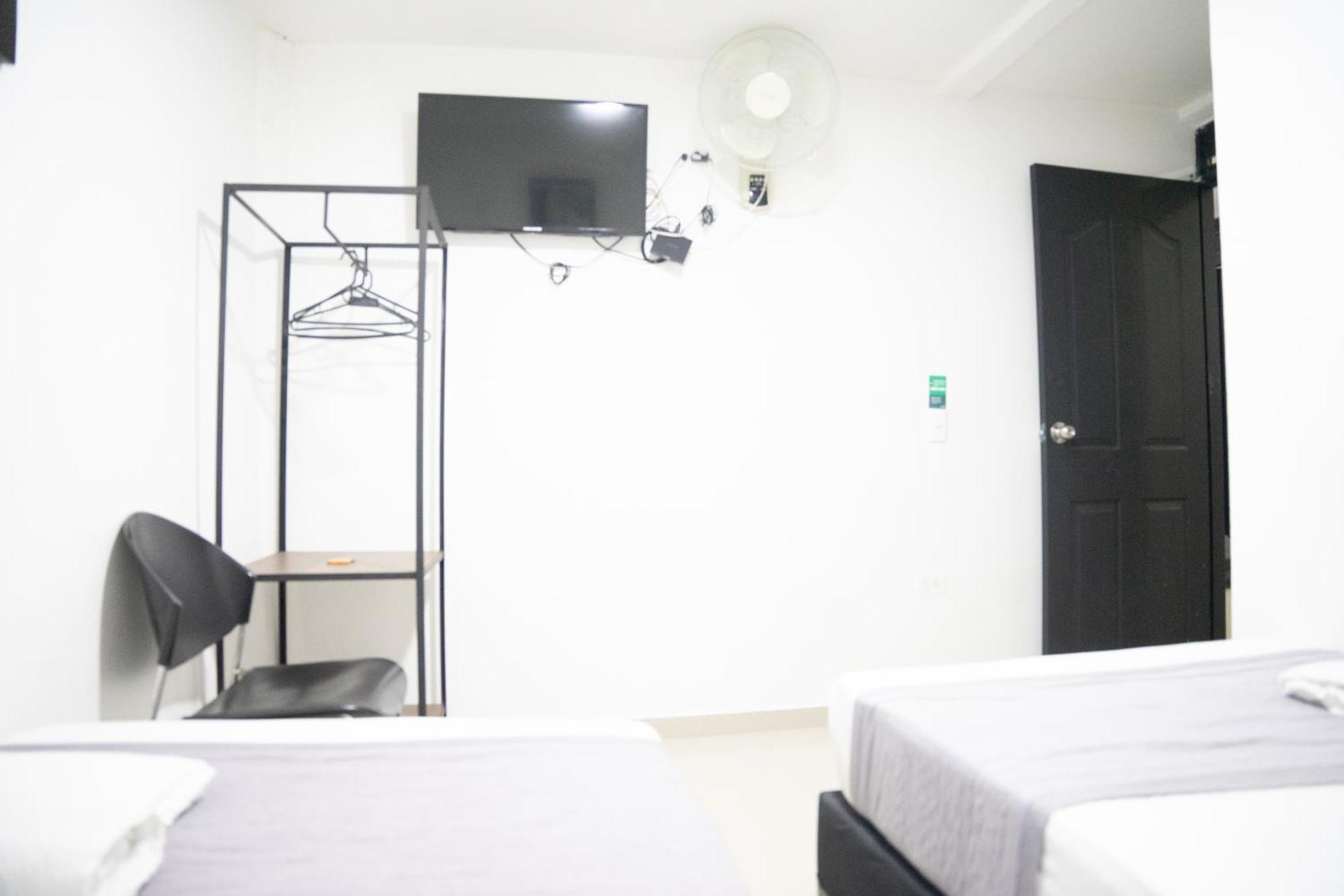 Hotel Laureles De Aburra Medellín Kültér fotó