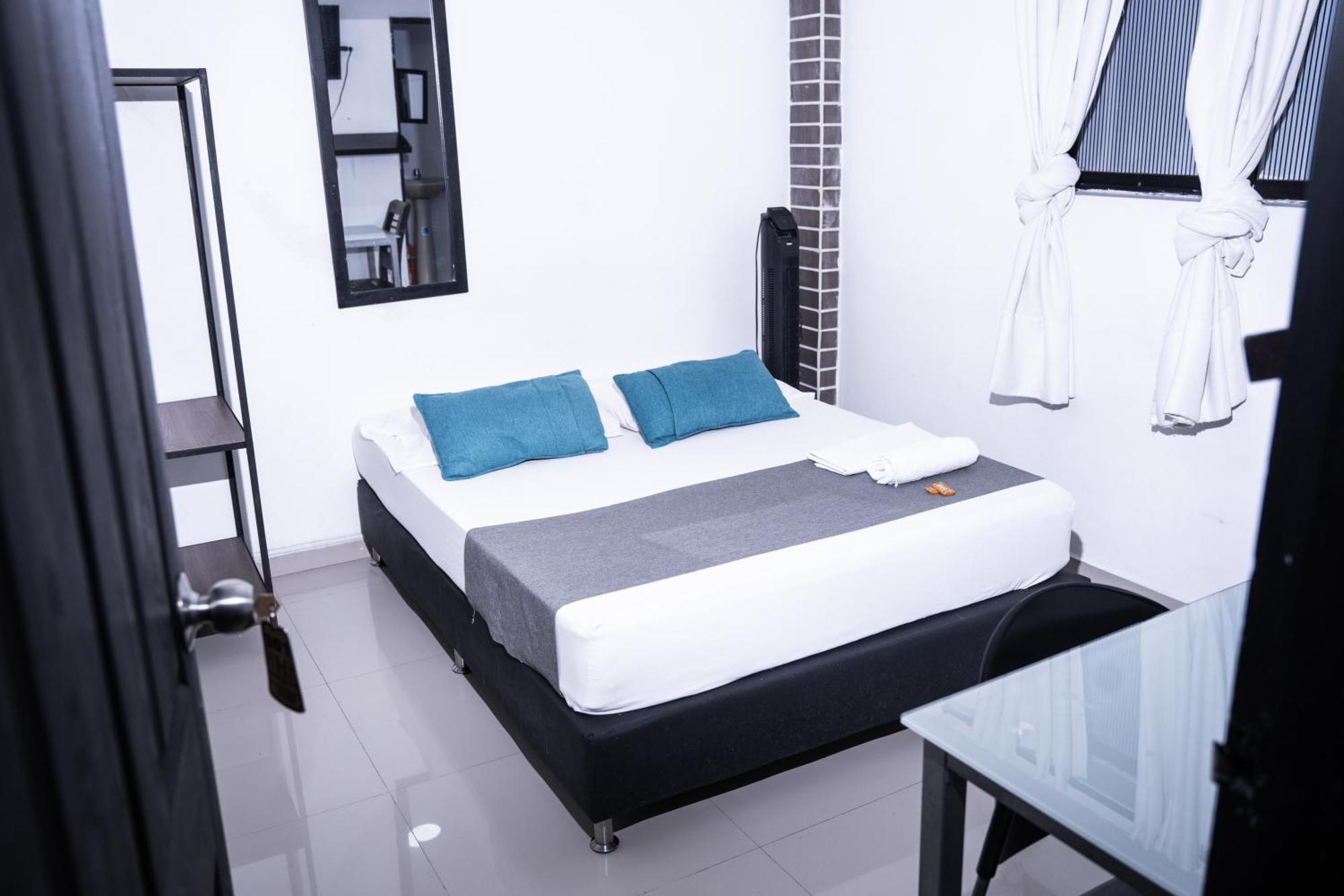 Hotel Laureles De Aburra Medellín Kültér fotó